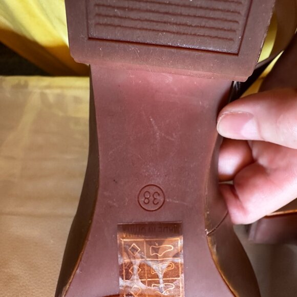 Patrizia  Gold women's sandals, size 7,5  (38) - Picture 8 of 11